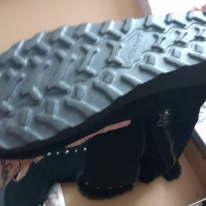 Women's bearpaw boots